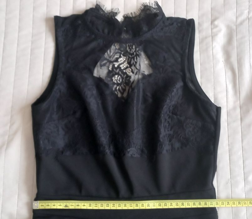 Запазена разкроена дамска рокля