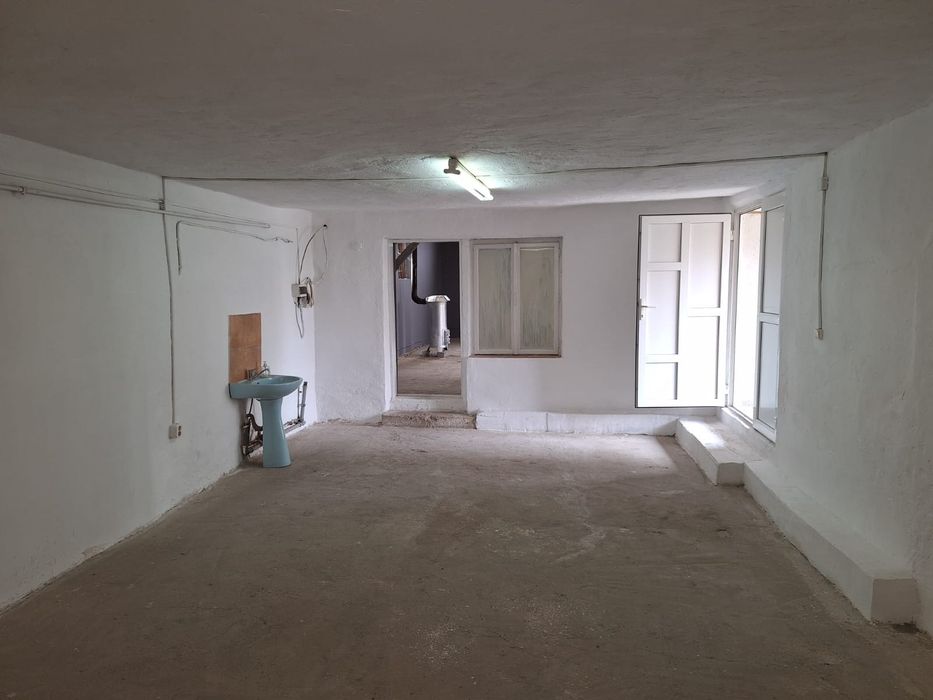 Inchiriez spatiu in Turnisor