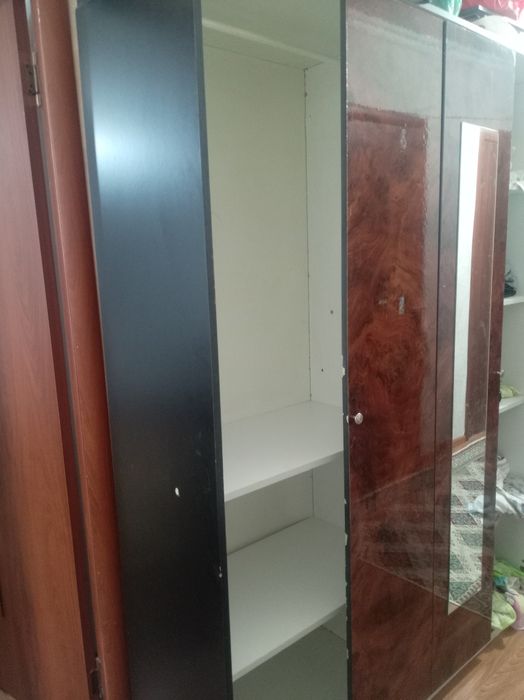 Шкаф шести дверьный