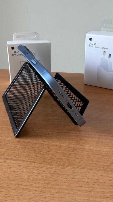 De vanzare iPhone 17 Mist Blue ca nou- 12 luni garantie