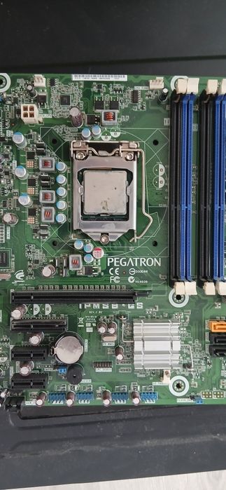 Vand pc si 2 monitoare