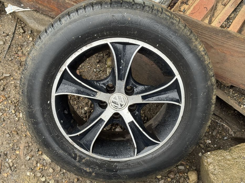 Vand doua seturi de jante