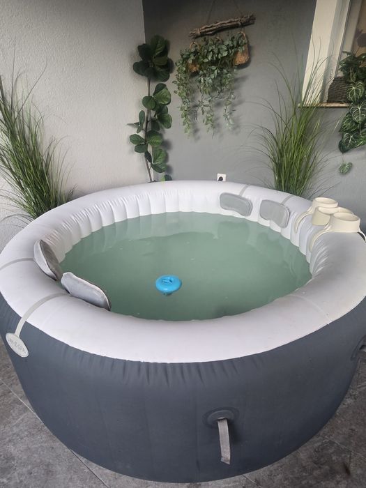 Vand jacuzzi folosit foarte putin