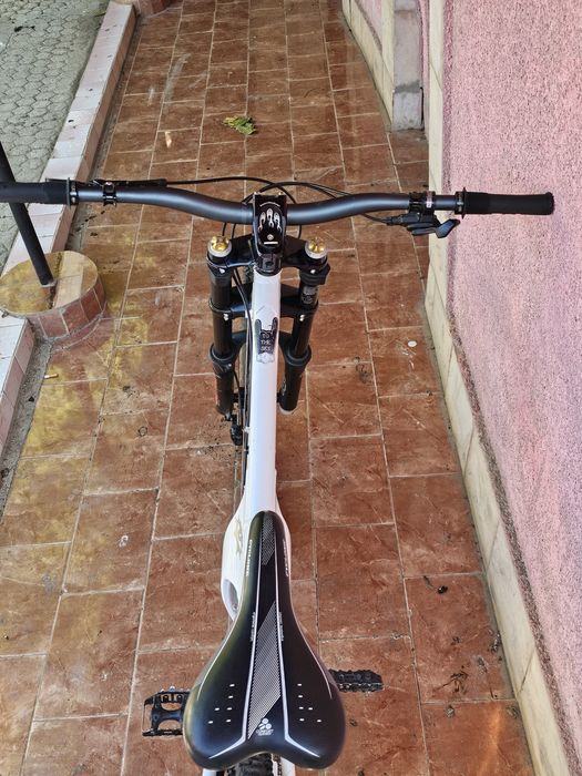 Schimb bicicleta downhill
