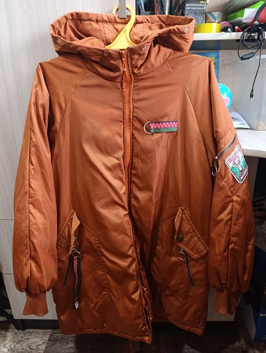 Продам женские куртки