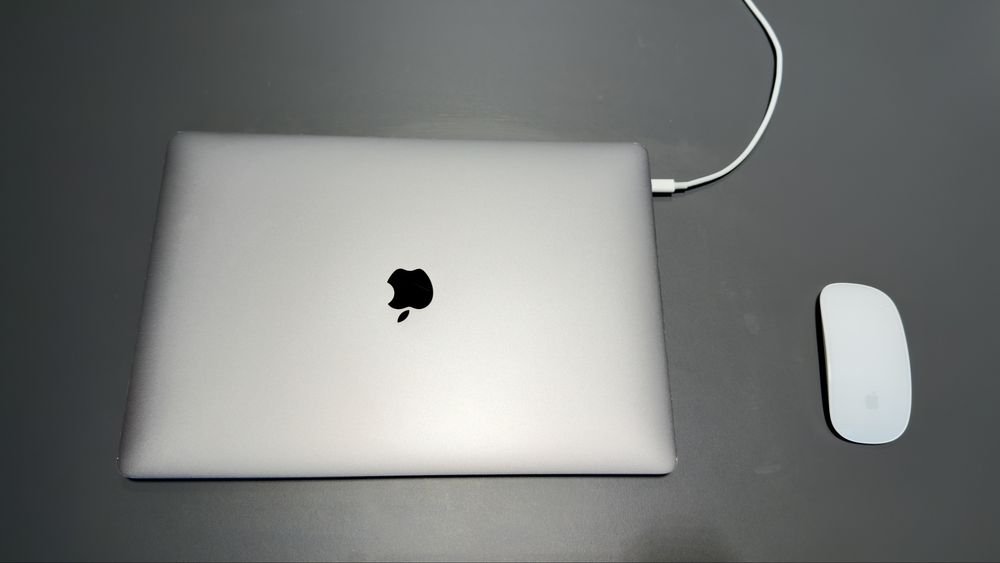 MacBook Pro | 15 inch | 512 GB | TouchBar