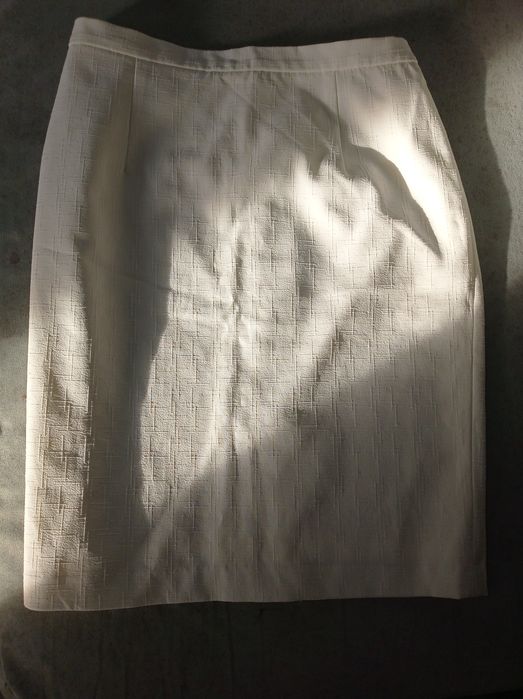 Продам костюм с юбкой