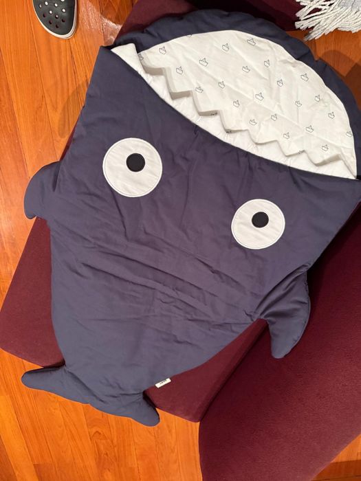 Sac de dormit bebelusi Baby Bites, forma rechin, 98x73cm