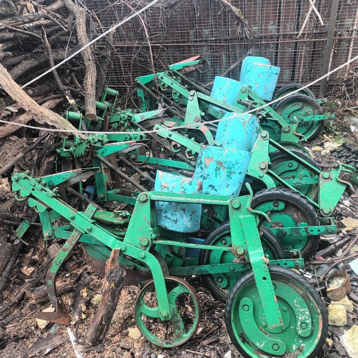 Vând secți de semănătoare și prășitoare