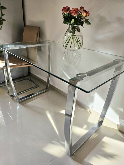 Masa sticla bucatarie/dining cu 3 scaune incluse