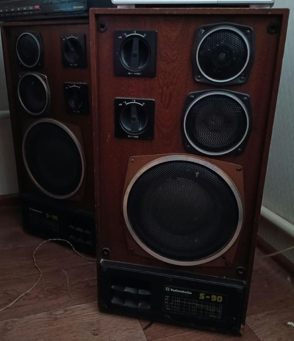 Продам колонки S 90