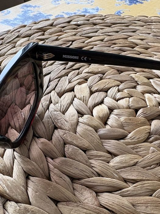 Продам новые солнезащитные очки миссони