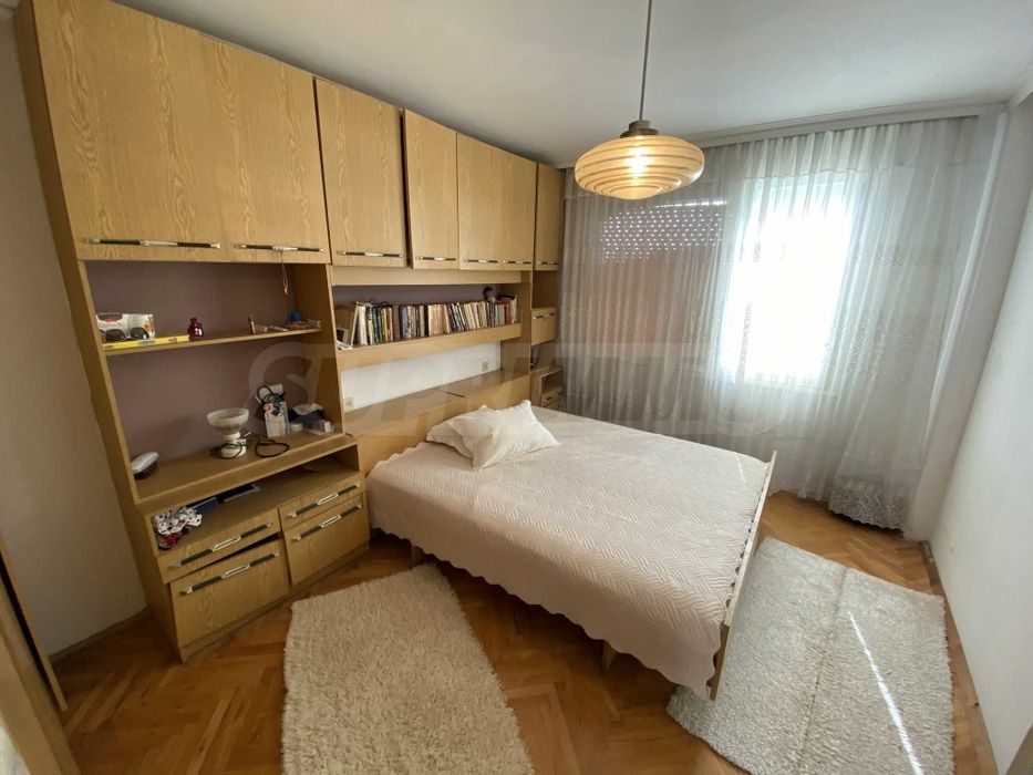 Продавам спалня Тракия В1