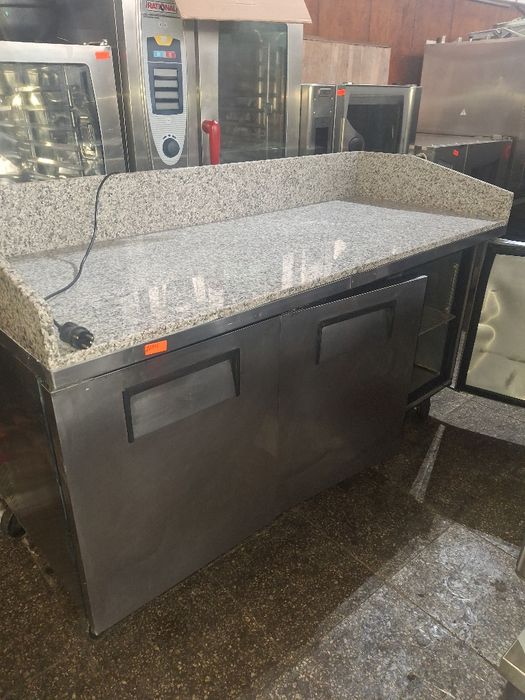 Хладилна маса за пица TRUE USA