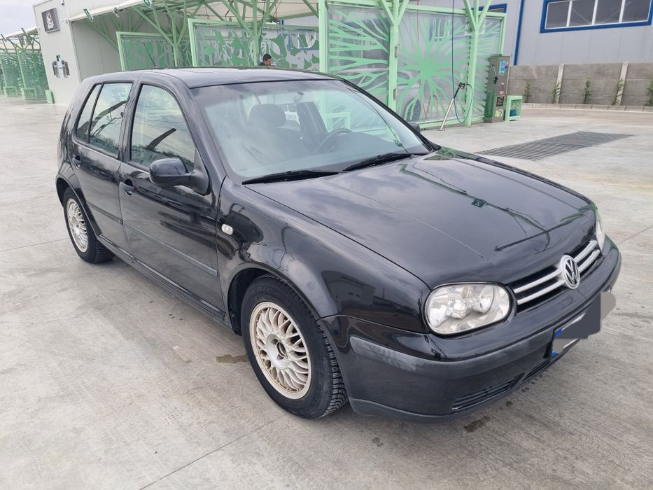 Volkswagen Golf 2000 benzină, 1.616 € — imagine 1