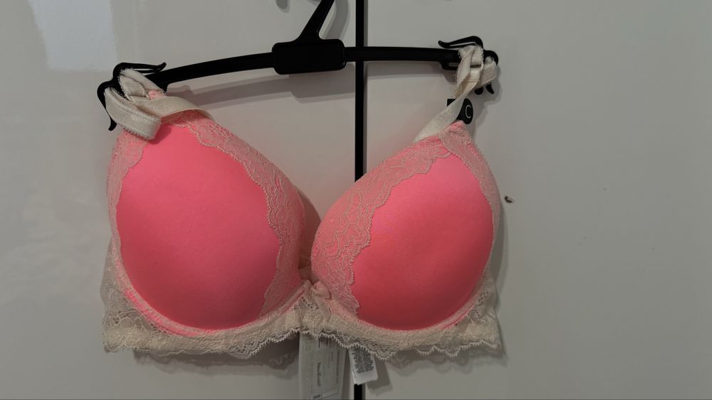 Бюстгалтер яркий