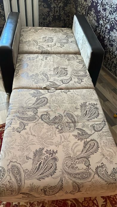 Б/у раскладное кресло