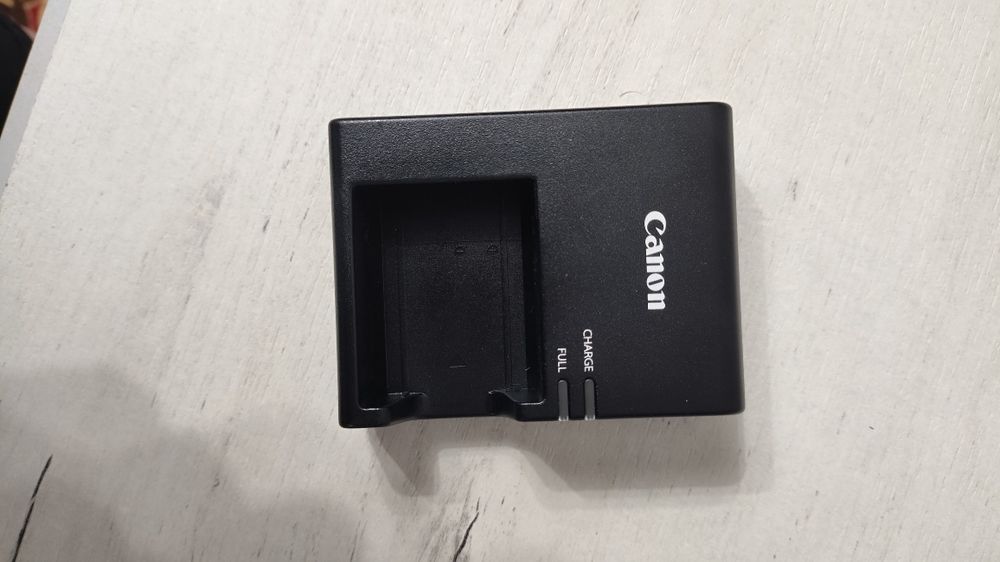 Зарядное устройство canon