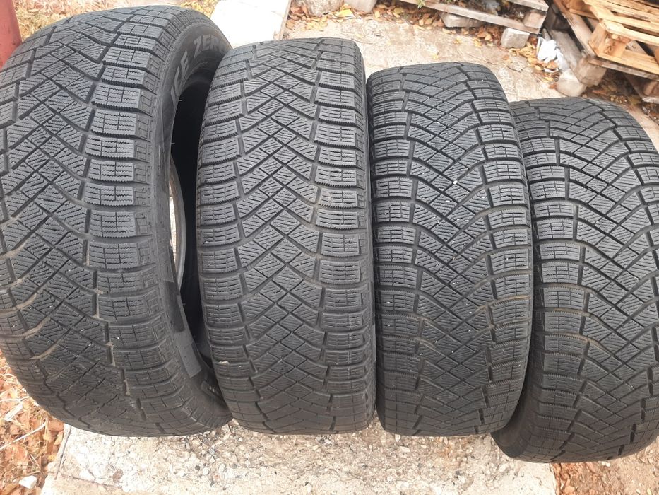 Продам шины. 235/55/19 пирелли