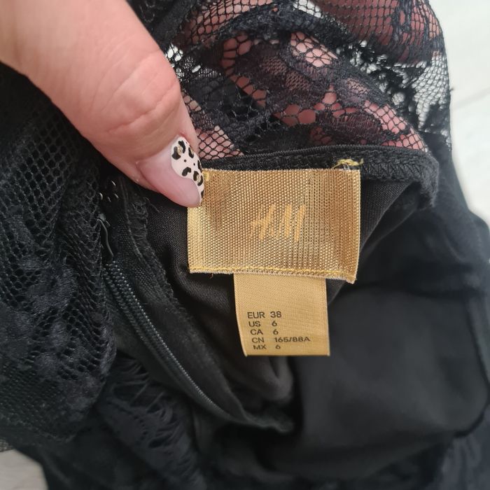 Черна рокля с дантела