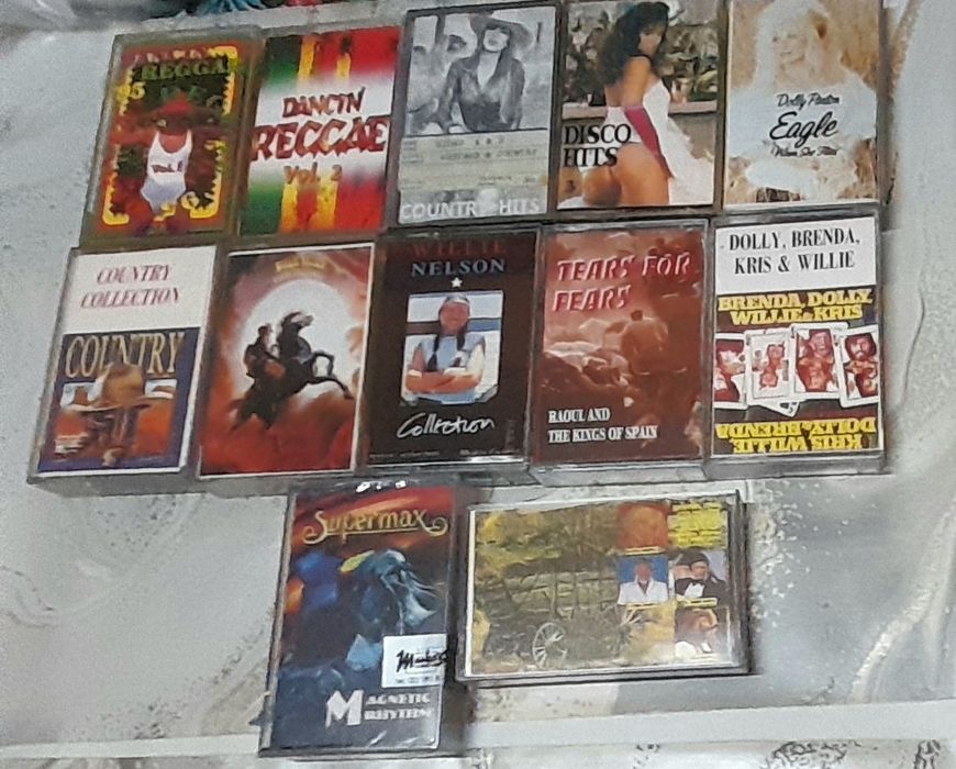 Аудио касети с Кънтри , Реге  и Диско музика