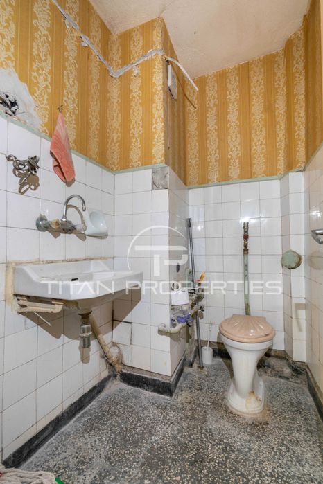 Продава се Многостаен апартамент в Пловдив, Кючук Париж - 104 кв.м за 711 €/кв.м - Снимка #12