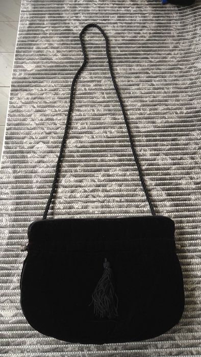 луксозна малка чанта от черно кадифе комплект с портмоне