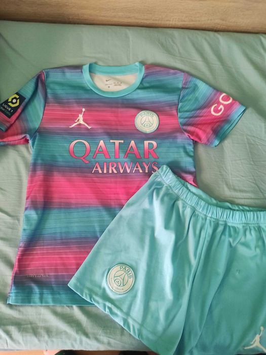 Футболни екипи на любими футболисти - 4 броя, за ръст 164