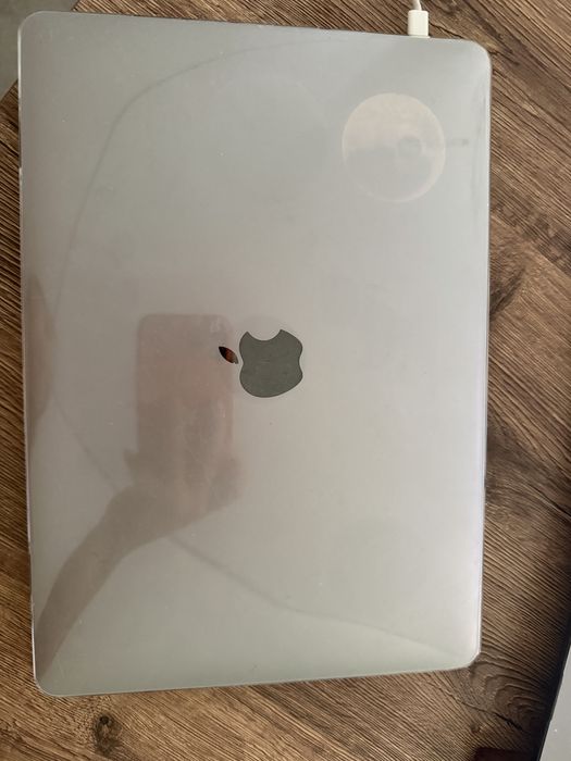 Продам Mac Book Pro 2019 года.