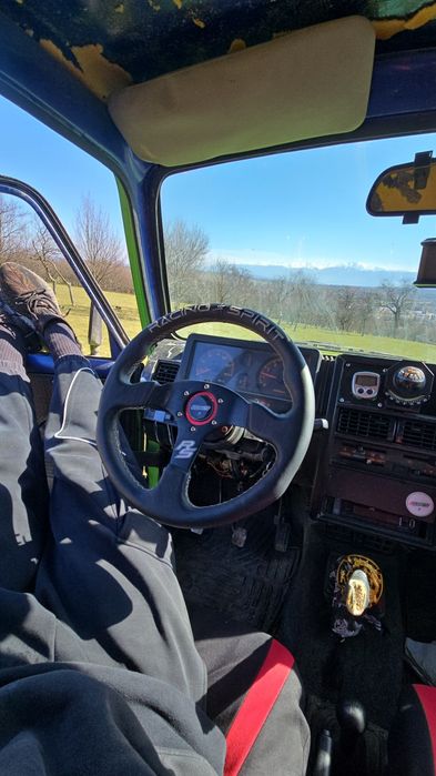 Vând Suzuki Samurai 1.6  8v an 1997.

In masina a fost investit atat timp cat si multi bani
-motor refacut 80% distributie, filtre, pom