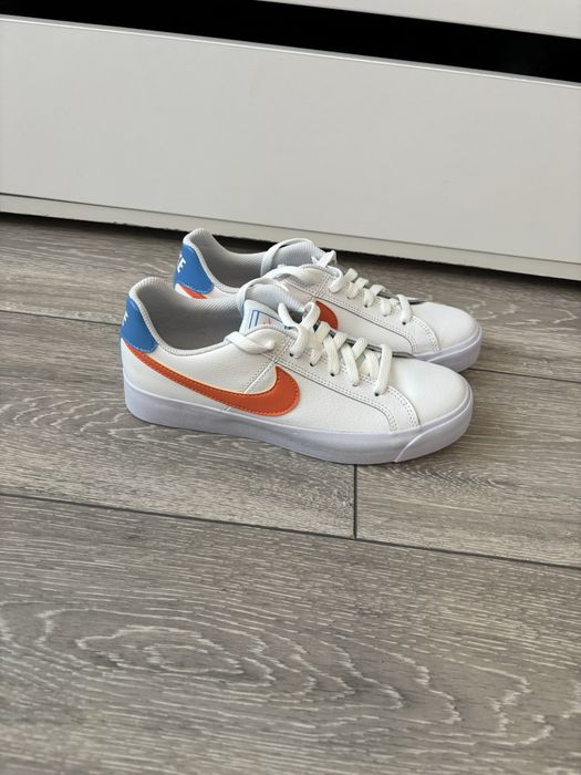 Adidasi Nike Court Royale AC noi