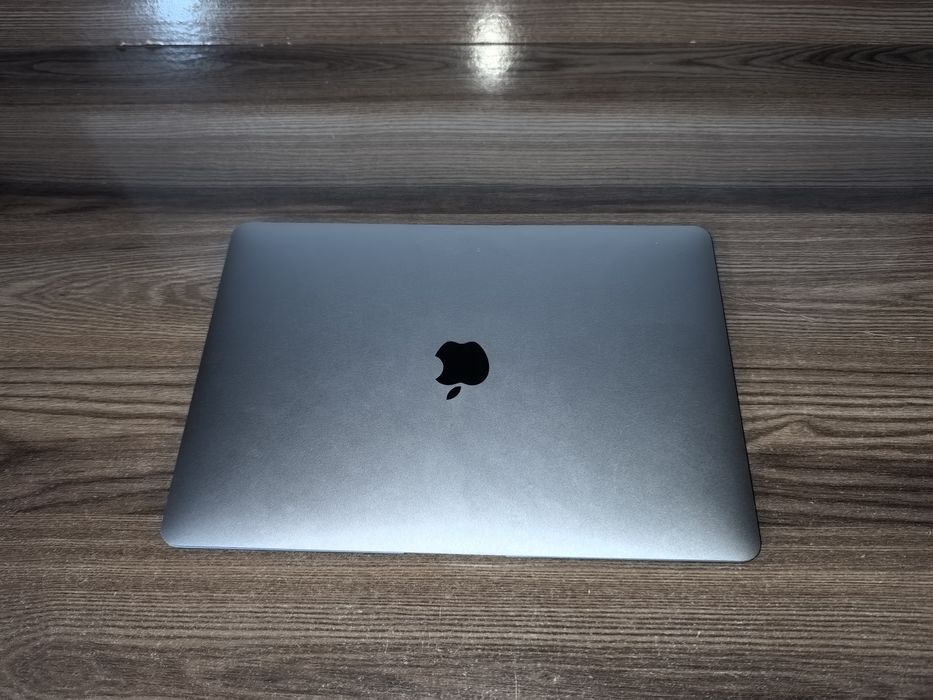 Apple Macbook Air M1
