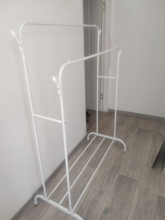 Напольная вешалка