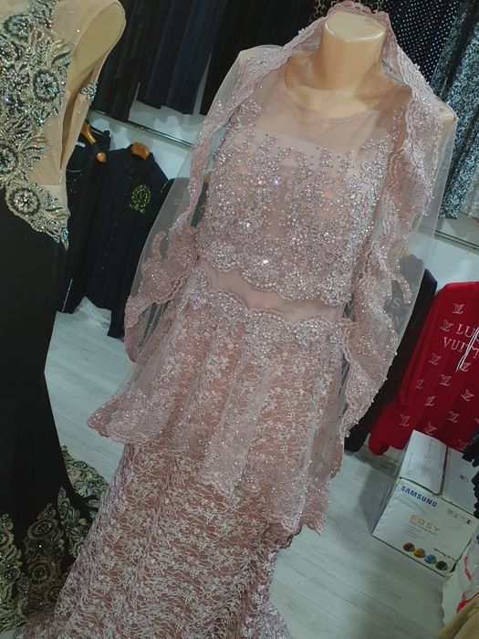 Vecherni kuylaklar ansamblga kiysa ham buladi