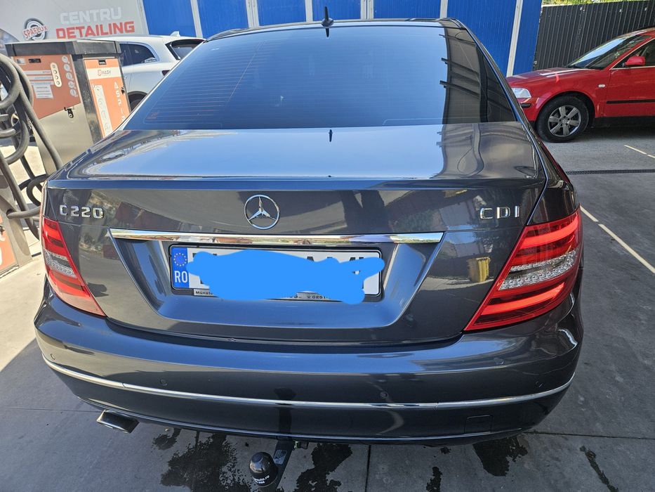 Vând Mercedes C220