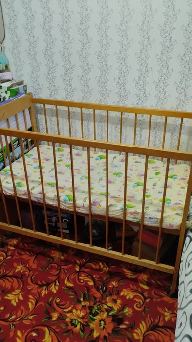 Продам детскую кроватку с матрасом!