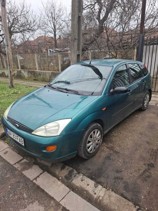 Ford Focus 1,4 benzina 700 euro