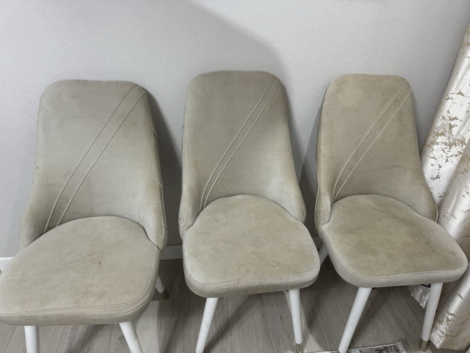 Продам стульчики 4шт б/у