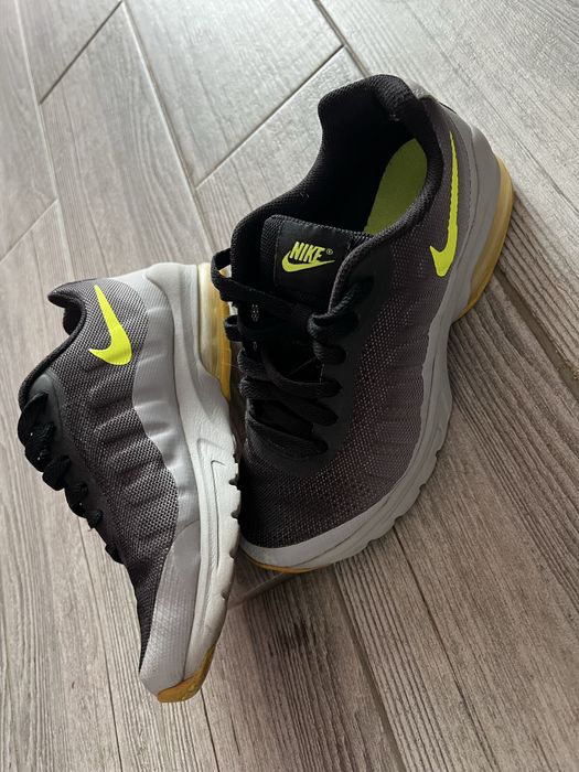 Vand adidasi Nike original