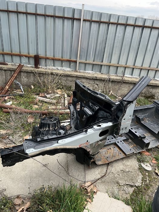 Glc suv преден ляв панел греда