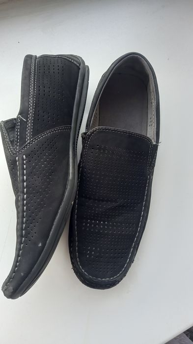 продам ботинки .