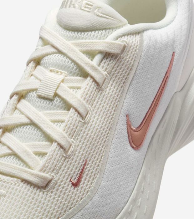 Обувки Nike Uplift SC