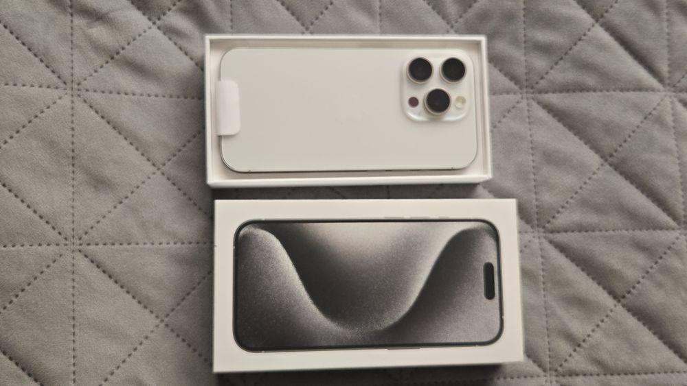 Iphone 15 Pro White Titanium, 128 GB , Като нов, 12 гръбчета, 86%