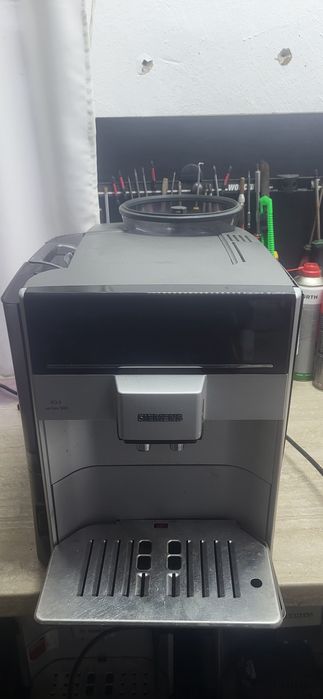 Demontez espressor Siemens EQ.6 Seria 300