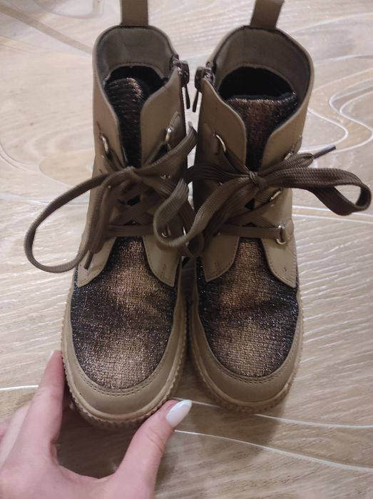 Продам детскую весеннюю обувь