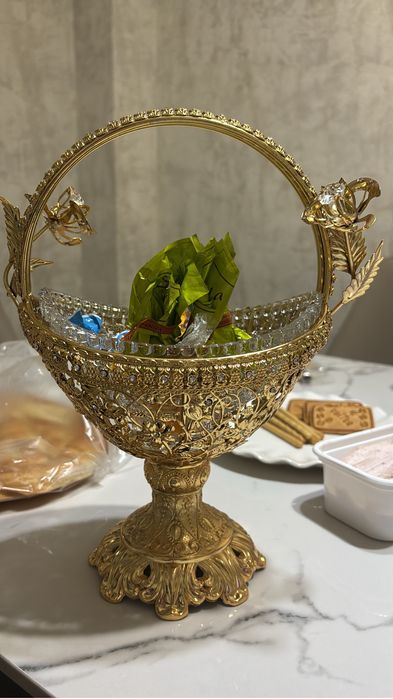 Менажница и конфетница продам