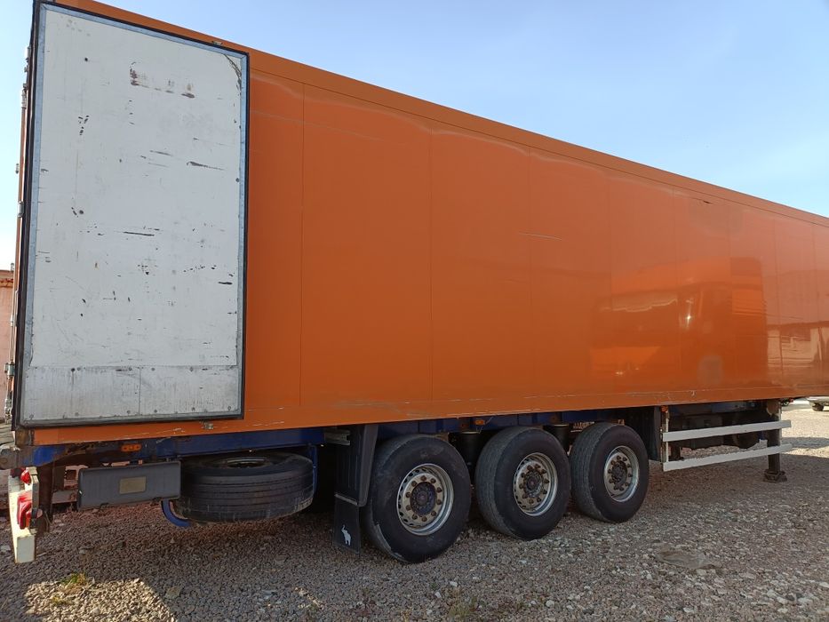 Продам полу прицеп Shmits