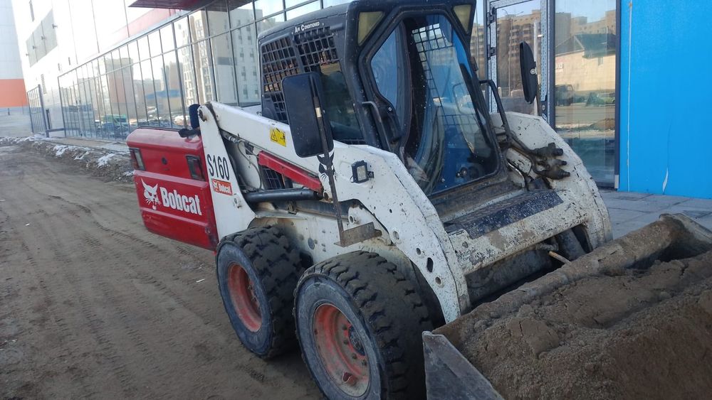 Аренда мини погрузчика BOBCAT S160