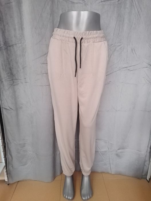 Дамски екипи и спортни долнища