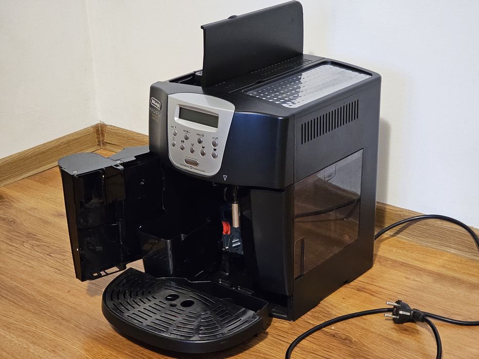 Espressoare automate cafea Jura și Delonghi